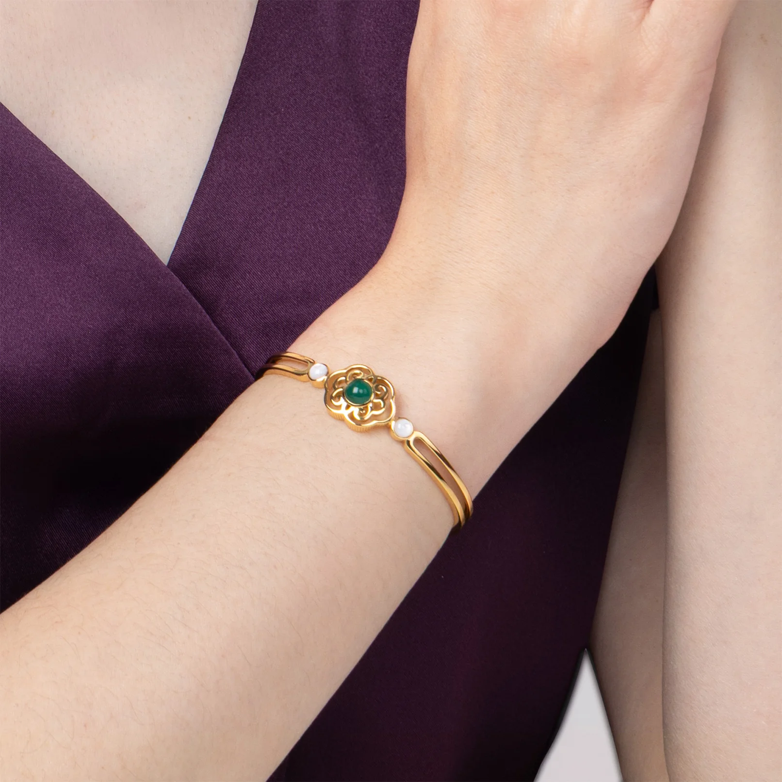 Blissful Ruyi Bangle Green Agate - Image 2