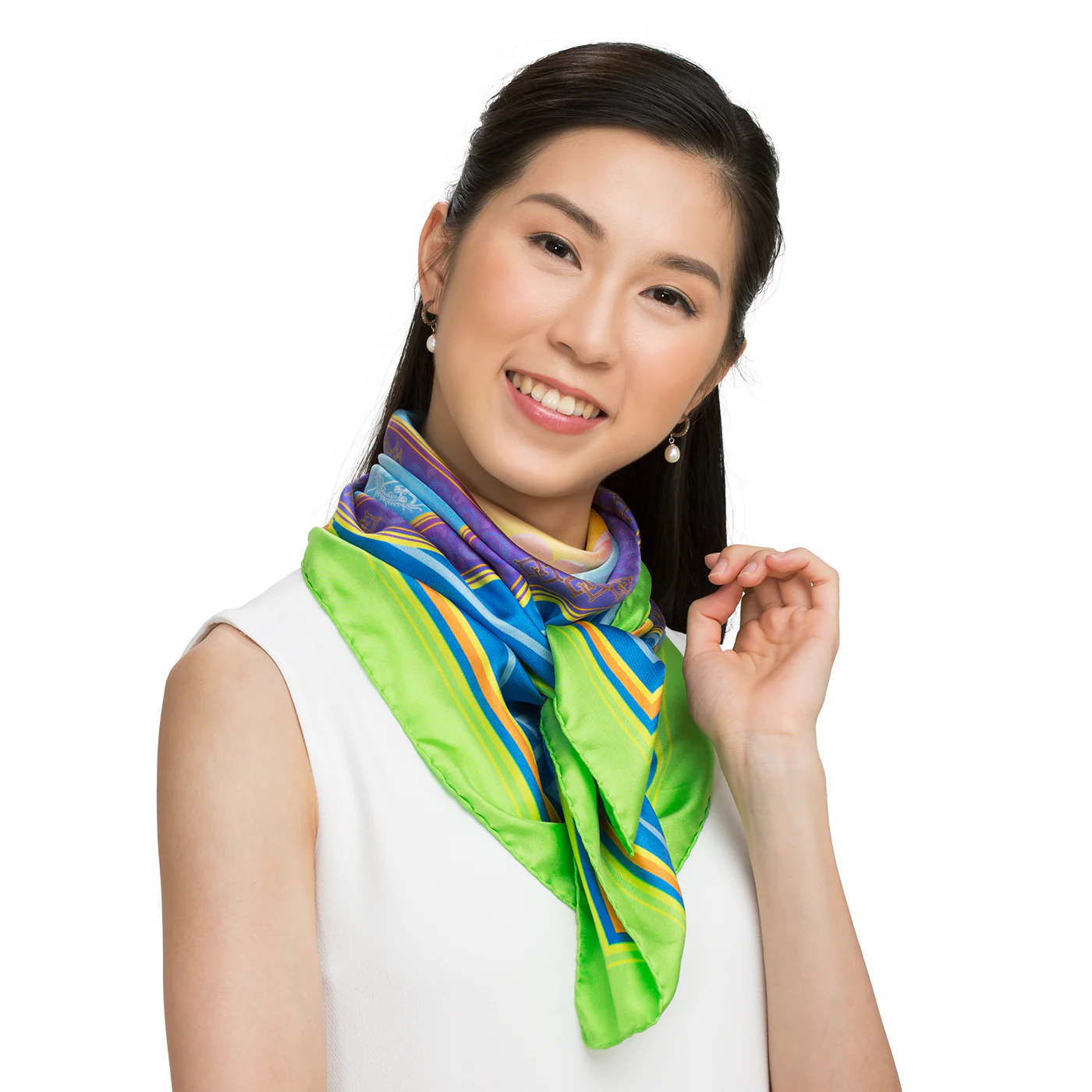 Elegance of the Yi Scarf - Image 4