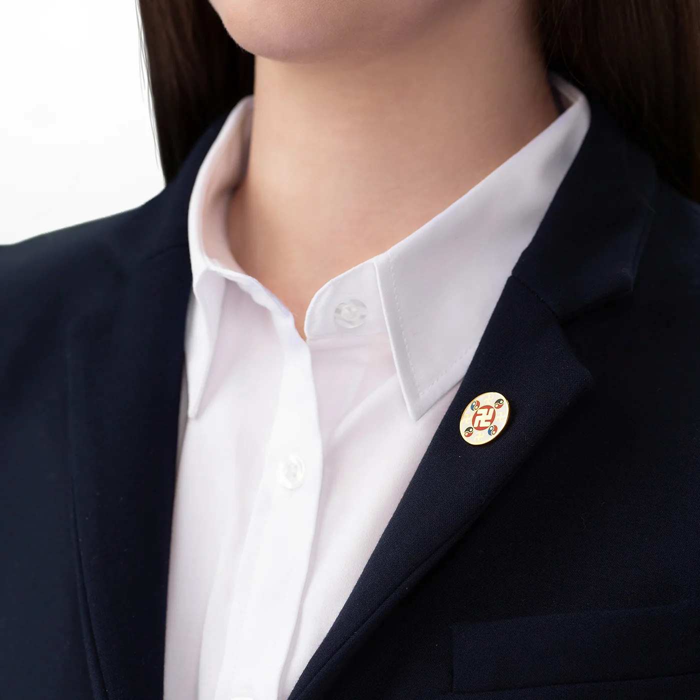 Falun Pin - White Small - Image 4