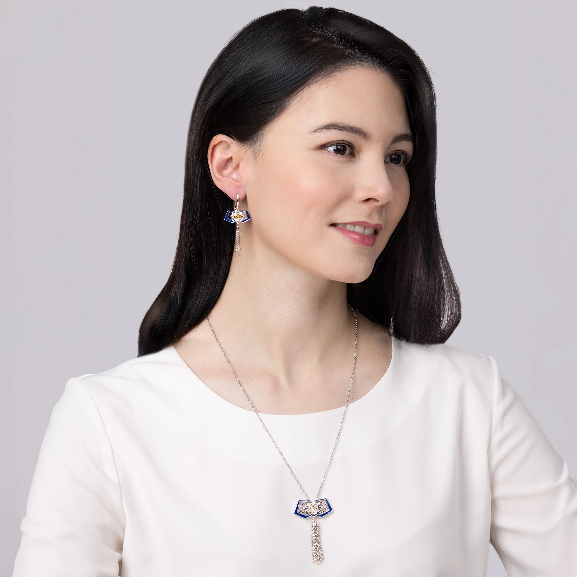 Manchurian Elegance Earrings Blue - Image 4
