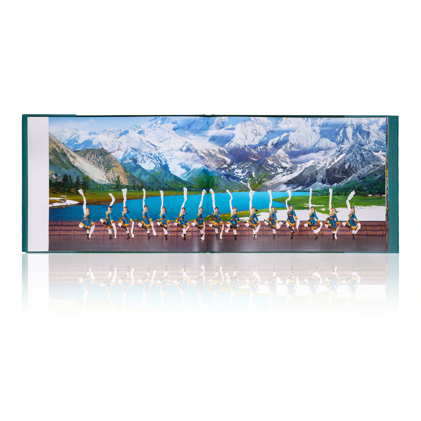 Shen Yun Photo Album 2023 - Image 3