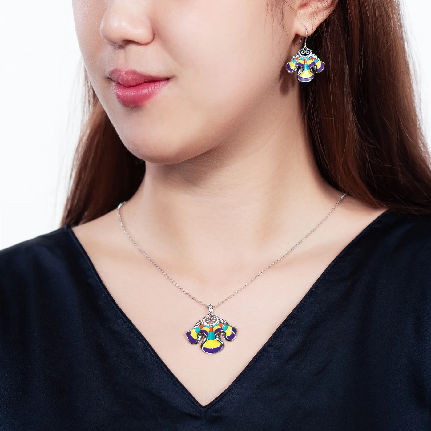 The Elegance of the Yi Necklace - Yellow - Image 5