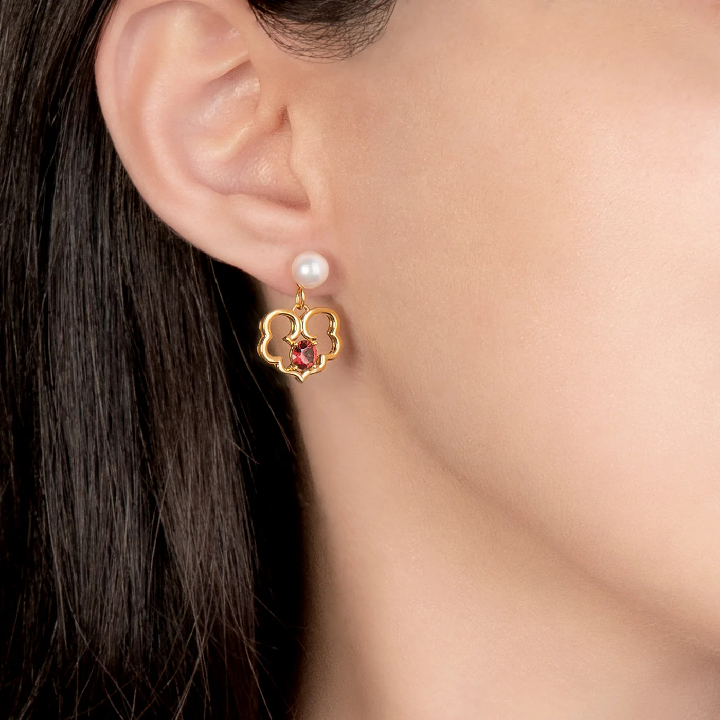 The Timeless Blessings Earrings 18kt Yellow Gold with Spessartite Garnet - Image 3