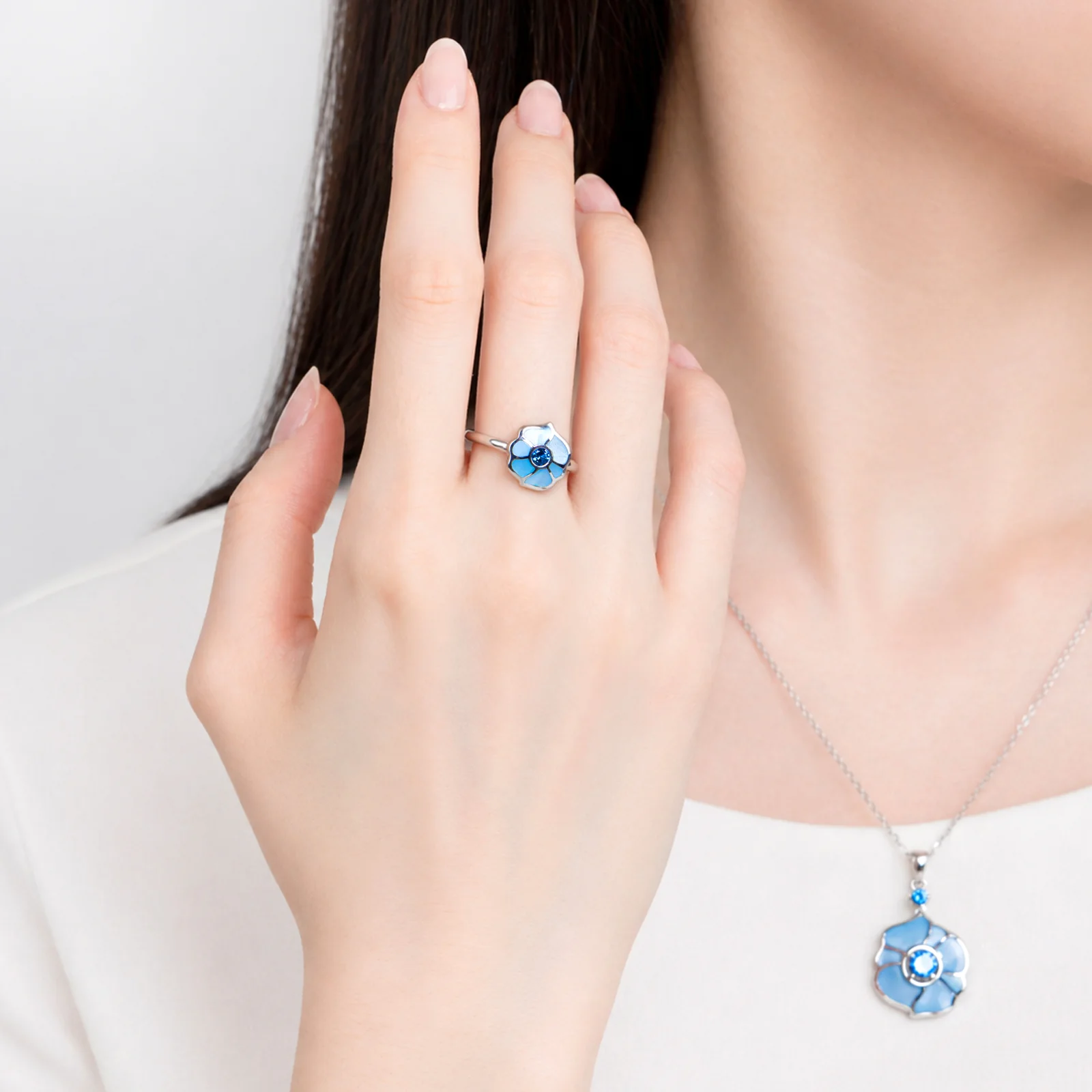 Windmill Grace Ring Blue - Image 2